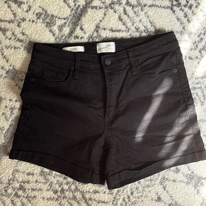 Universal Thread Shorts
